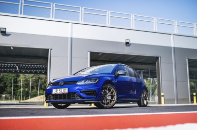 Volkswagen Golf / R / GTI