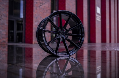 JR37 Glossy Black