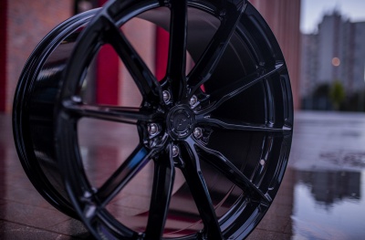 JR37 Glossy Black