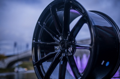 JR37 Glossy Black