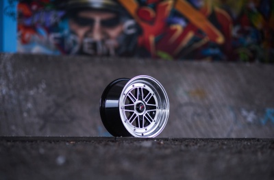 JR31 Gloss Black Machined Face
