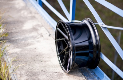 JR33 Glossy Black