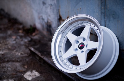 JR6 White