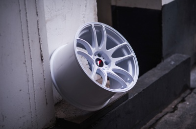 JR29 White