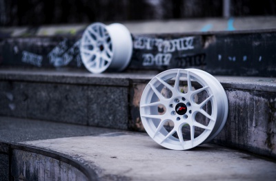 JR18 White