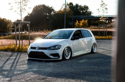 Volkswagen japan racing wheels details