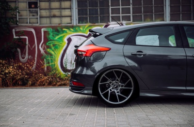Ford Hyper Black