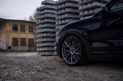 Porsche japan racing rim details