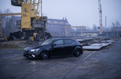 Renault Gloss Black Machined Face