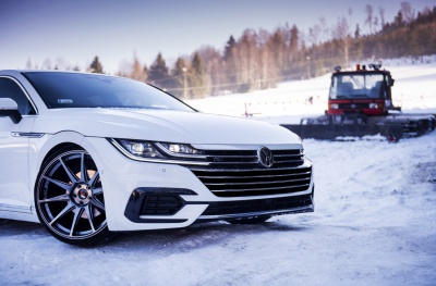 Volkswagen japan racing wheels details
