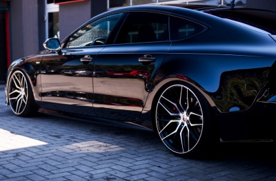 Audi Gloss Black Machined Face