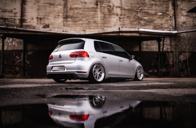 Volkswagen Golf / R / GTI