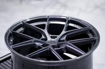 SL01 Gloss Graphite