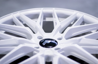 JR28 Gloss White