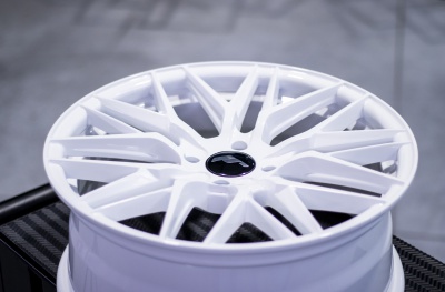 JR28 Gloss White