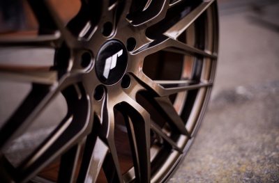 JR28 Gloss Bronze