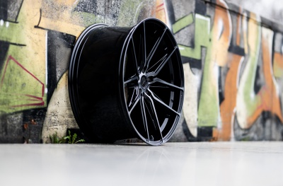JR44 Gloss Black Machined Face
