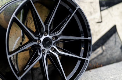 JR44 Gloss Black Machined Face