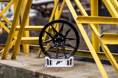 JR44 Glossy Black