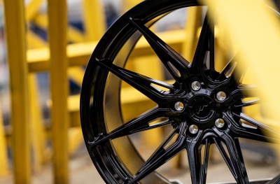JR44 Glossy Black