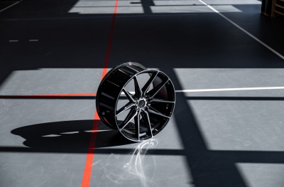 JR44 Gloss Black Machined Face