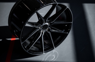 JR44 Gloss Black Machined Face