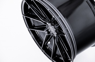 JR44 Glossy Black