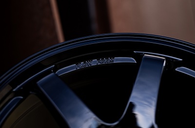 SL03 Glossy Black