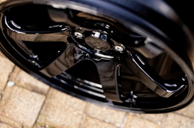 SL03 Glossy Black