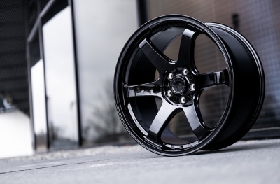 SL03 Glossy Black