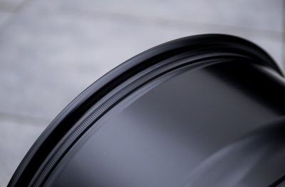 SL03 Glossy Black