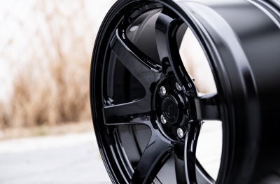 SL03 Glossy Black