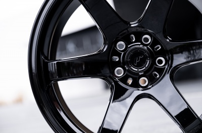 SL03 Glossy Black