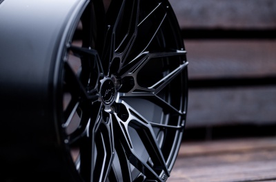 JR46 Gloss Black Machined Face