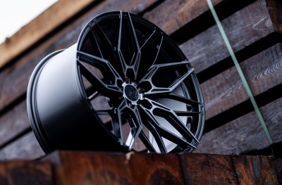 JR46 Gloss Black Machined Face