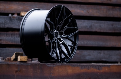 JR46 Gloss Black Machined Face
