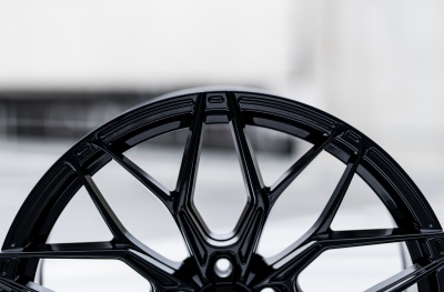 JR46 Glossy Black