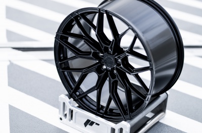 JR46 Glossy Black
