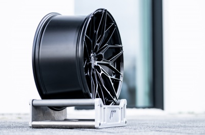 JR46 Gloss Black Machined Face