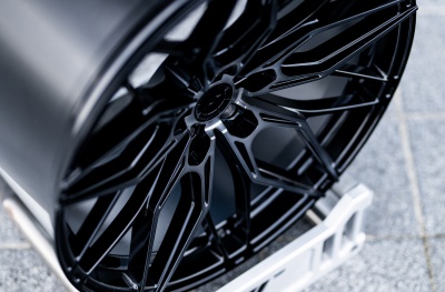 JR46 Gloss Black Machined Face