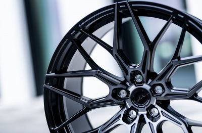 JR46 Gloss Black Machined Face