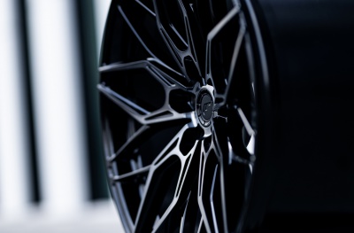 JR46 Gloss Black Machined Face