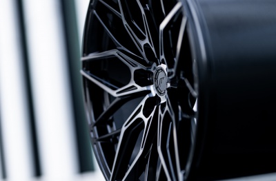 JR46 Gloss Black Machined Face
