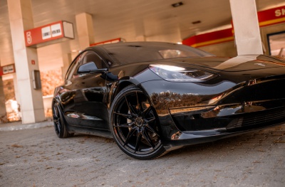 Tesla JR44