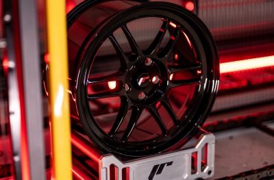 JR7 Glossy Black