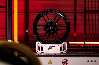 JR7 Glossy Black