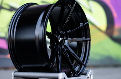 JR21 Glossy Black