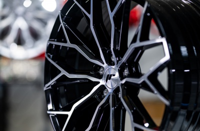 JR49 Black Machined Tinted Face