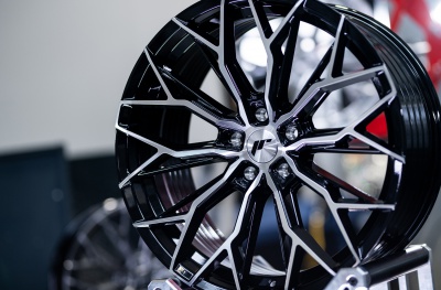 JR49 Black Machined Tinted Face