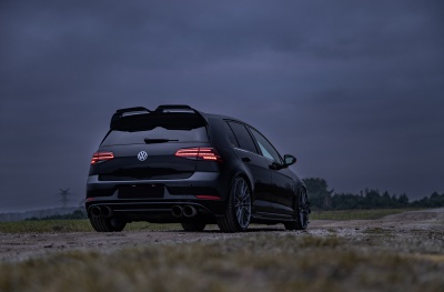 Volkswagen Golf / R / GTI